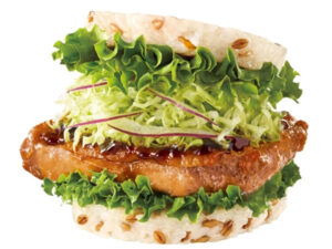 Red oolong tea flavoured grilled chicken rice burger containing barley